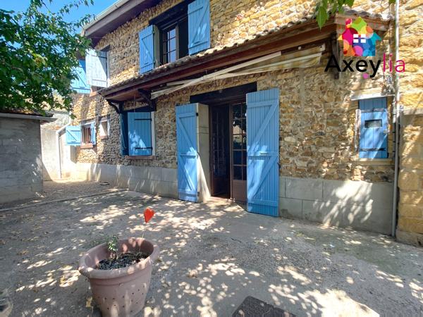 Saint-Nizier-sous-Charlieu (42190) A VENDRE - SAINT-NIZER-SOUS-CHARLIEU - ANCIEN CUVAGE À RÉNOVER AVEC GRANGES ET TERRAIN