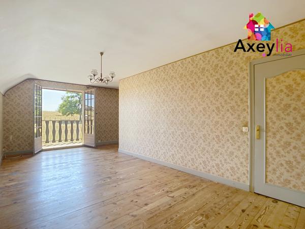 Saint-Nizier-sous-Charlieu (42190) A VENDRE - SAINT-NIZER-SOUS-CHARLIEU - ANCIEN CUVAGE À RÉNOVER AVEC GRANGES ET TERRAIN