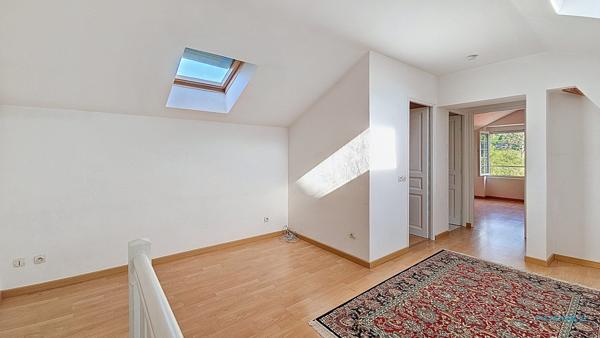 VIENNE Maison 121m2 - T5 - 3 Ch