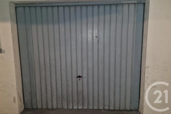 Parking à vendre  15,60 m 2   CHATEAU THIERRY  - 02