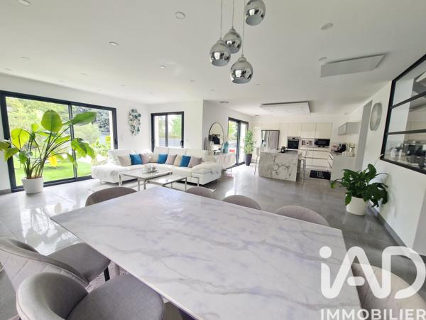 Maison à vendre 9 pièces 188 m² Saint-Denis-en-Val