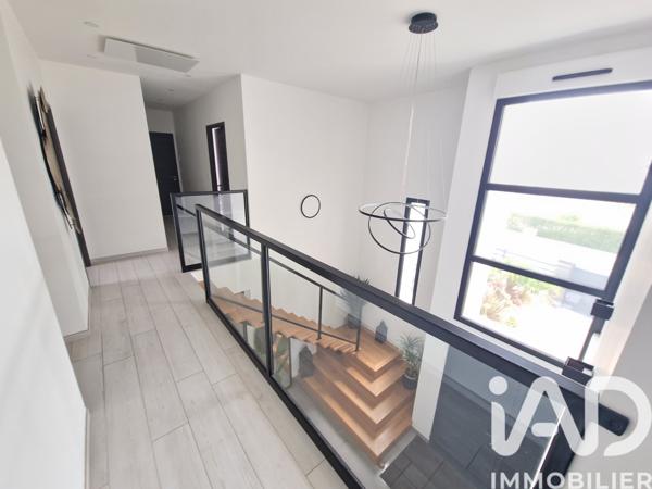 Maison à vendre 9 pièces 188 m² Saint-Denis-en-Val