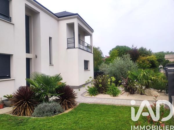 Maison à vendre 9 pièces 188 m² Saint-Denis-en-Val