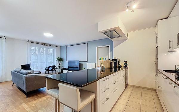 Appartement à vendre    3 pièces • 72,54 m2 Suresnes