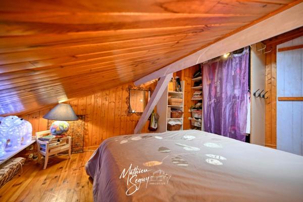 Maison de village avec jardin paysager