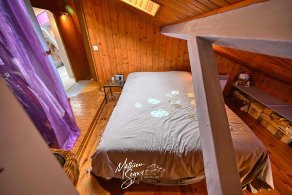 Maison de village avec jardin paysager