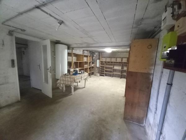 PROCHE COMMERCES - MAISON 5 PIÈCES DANS UN ECRIN DE VERDURE