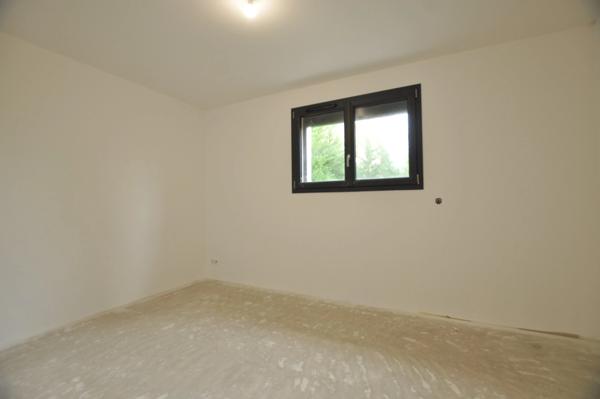 Maison 108 m² habitables - 3 chambres - sous sol complet - reconstruite à neuf.