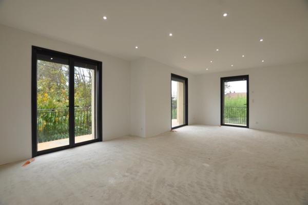 Maison 108 m² habitables - 3 chambres - sous sol complet - reconstruite à neuf.