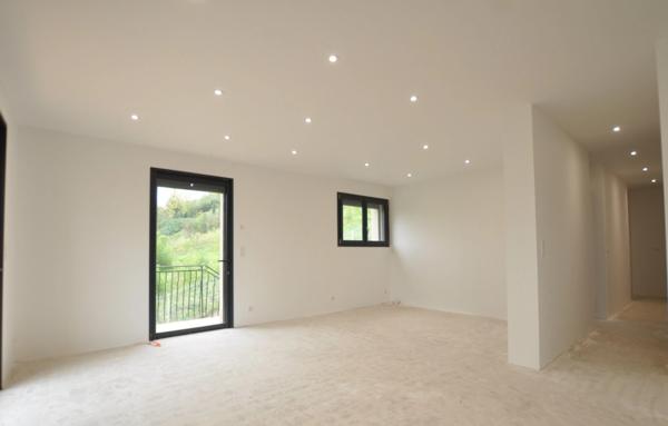 Maison 108 m² habitables - 3 chambres - sous sol complet - reconstruite à neuf.