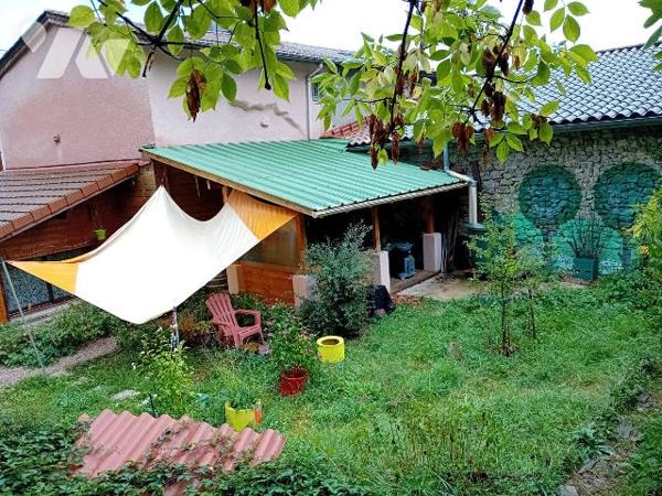 Maison d'habitation avec terrain attenant et grange sur la commune de NOIRETABLE.