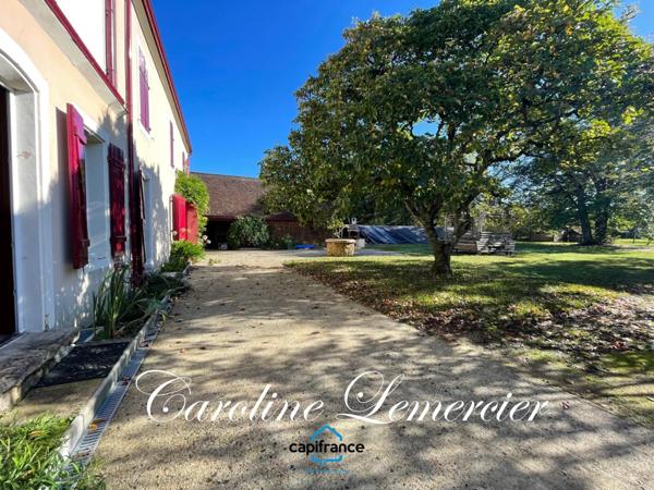 Maison à vendre AXE CONNERRE /LA FERTE BERNARD (72)Maison de Maitre 245 m² habitables, dépendances, piscine , terrain 1550 m²