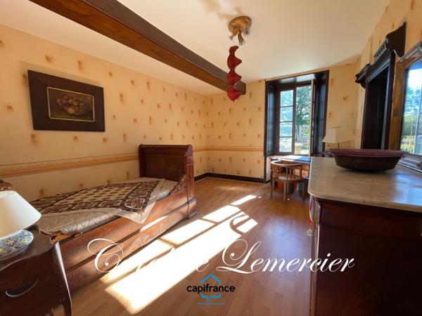 Maison à vendre AXE CONNERRE /LA FERTE BERNARD (72)Maison de Maitre 245 m² habitables, dépendances, piscine , terrain 1550 m²