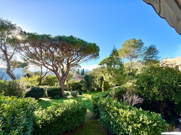 Saint-Raphaël centre-T3 76M2 -sejour 35M2 sud -garage parking A VOIR !!