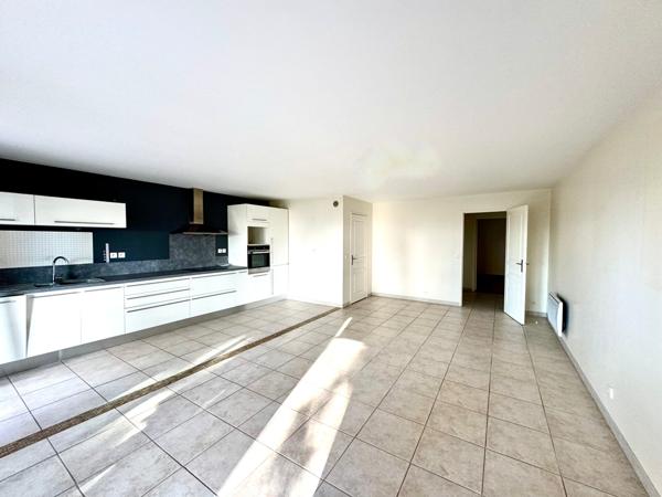 Saint-Raphaël centre-T3 76M2 -sejour 35M2 sud -garage parking A VOIR !!