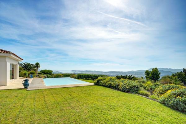 Vente Maison de luxe Ollioules 8 Pièces 330 m²
