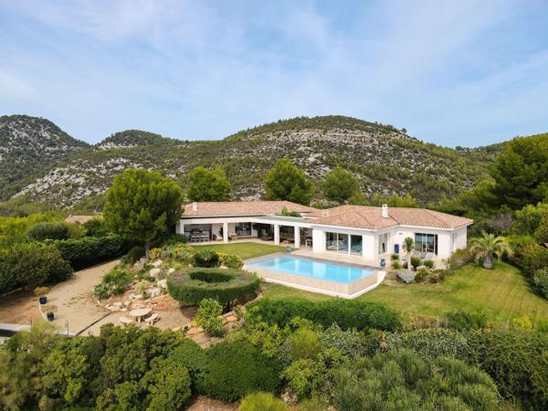 Vente Maison de luxe Ollioules 8 Pièces 330 m²