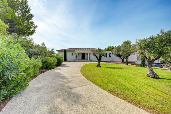 Vente Maison de luxe Ollioules 8 Pièces 330 m²