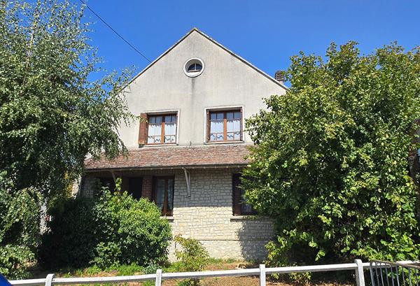 Maison individuelle 4chambres sur  sous-sol total Provins très proche