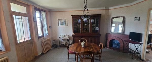 Maison individuelle 4chambres sur  sous-sol total Provins très proche