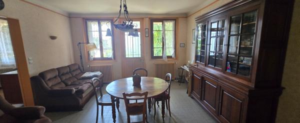 Maison individuelle 4chambres sur  sous-sol total Provins très proche