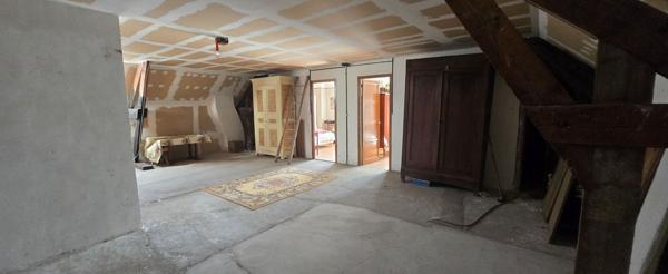 Maison individuelle 4chambres sur  sous-sol total Provins très proche