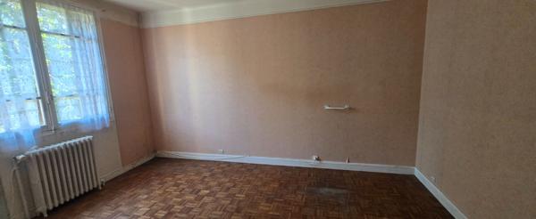 Maison individuelle 4chambres sur  sous-sol total Provins très proche