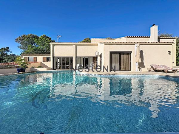 Maison Uchaux 10 pièce(s) environ 205m²