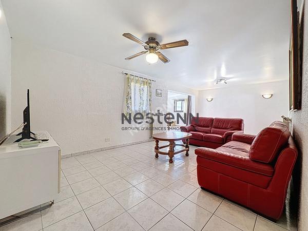 Maison Uchaux 10 pièce(s) environ 205m²