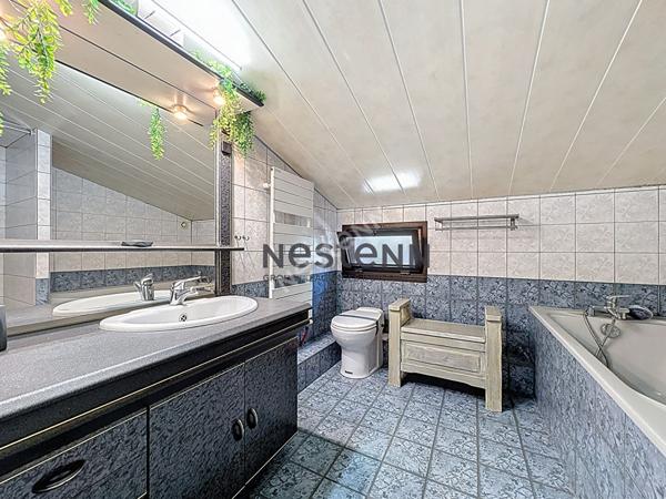 Maison Uchaux 10 pièce(s) environ 205m²