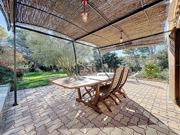 Maison Uchaux 10 pièce(s) environ 205m²