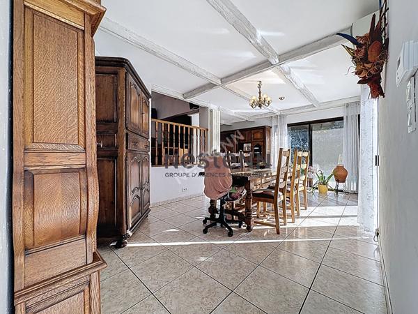 Maison Uchaux 10 pièce(s) environ 205m²