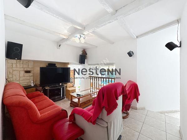 Maison Uchaux 10 pièce(s) environ 205m²