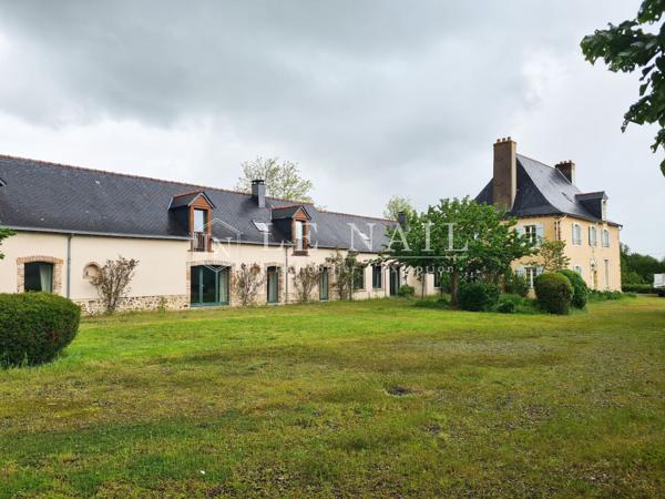 Manoir XVIe restauré et sa longère XIXe en Sud Mayenne