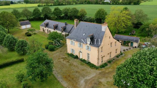 Manoir XVIe restauré et sa longère XIXe en Sud Mayenne