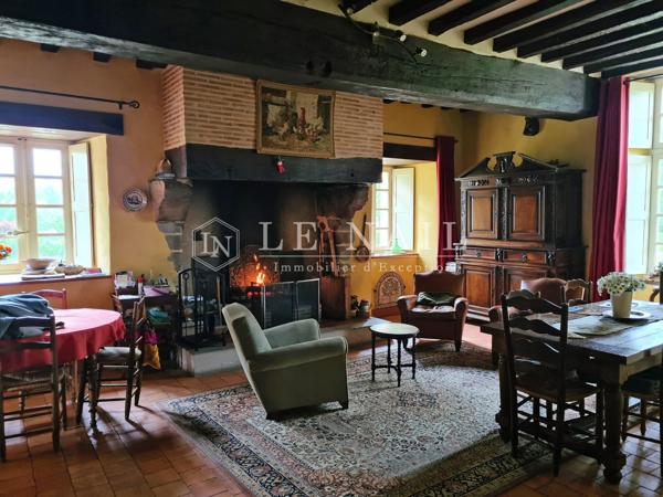 Manoir XVIe restauré et sa longère XIXe en Sud Mayenne