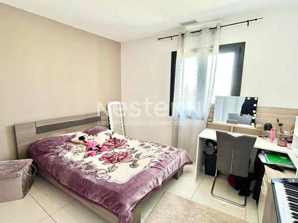 Maison contemporaine T6 de 168 m² avec piscine et jardin arboré à vendre à Montredon proche Carcassonne