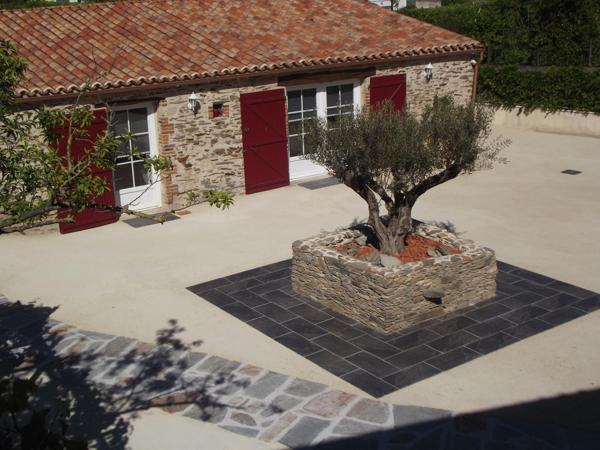 BELLE PROPRIETE DE CARACTERE AVEC GITE ET OU CHAMBRES D'HOTES