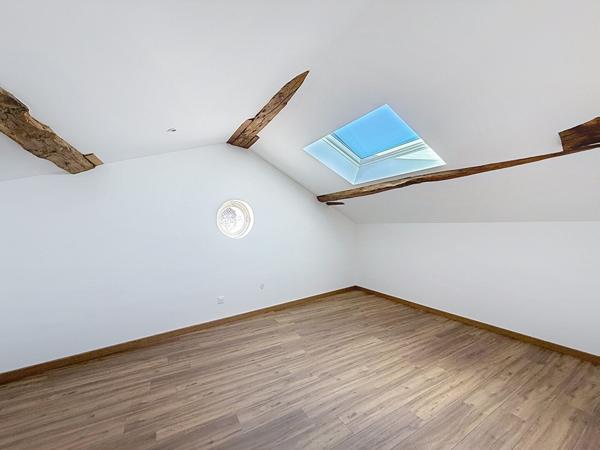 Belle maison à Meximieux de 140m² avec 5 chambres sur un jardin de 565m² avec terrasse couverte et garage