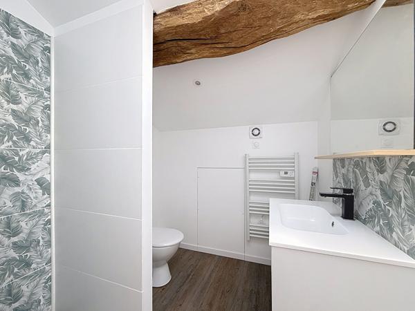 Belle maison à Meximieux de 140m² avec 5 chambres sur un jardin de 565m² avec terrasse couverte et garage