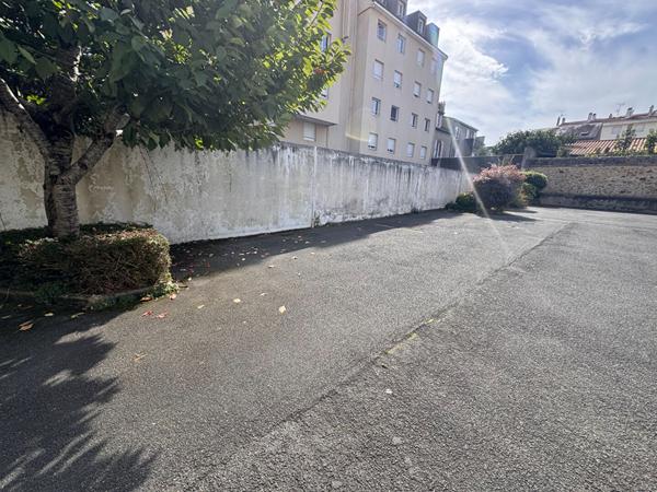 EMPLACEMENT DE PARKING - CENTRE VILLE , La roche sur yon EMPLACEMENT DE PARKING - CENTRE VILLE , La roche sur yon