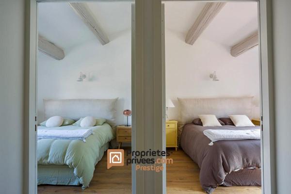 UZES, proche Pont du Gard , belle villa avec piscine