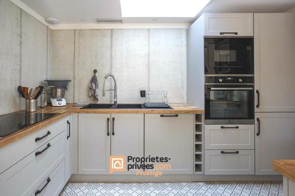 UZES, proche Pont du Gard , belle villa avec piscine