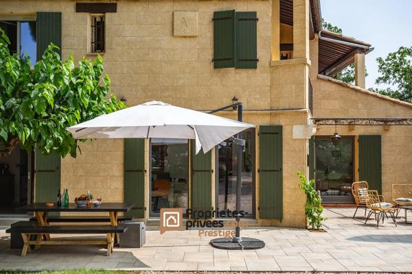 UZES, proche Pont du Gard , belle villa avec piscine