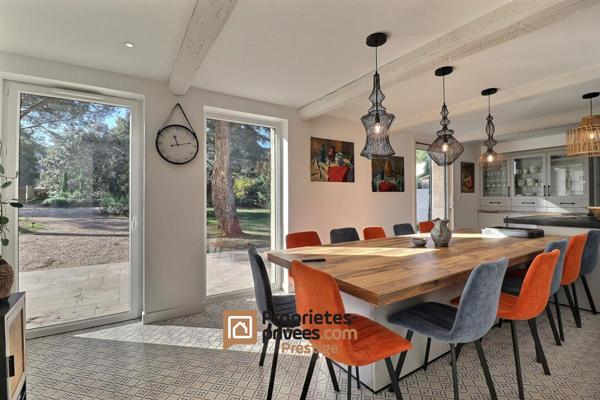 UZES, proche Pont du Gard , belle villa avec piscine