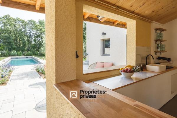 UZES, proche Pont du Gard , belle villa avec piscine