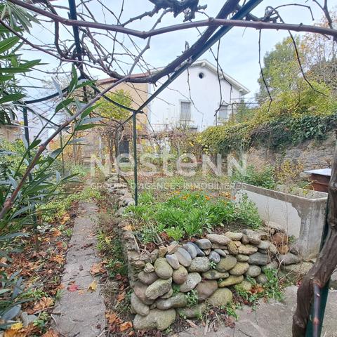 A VENDRE MAISON 6 PIECES AVEC JARDIN A LAROQUE D'OLMES
