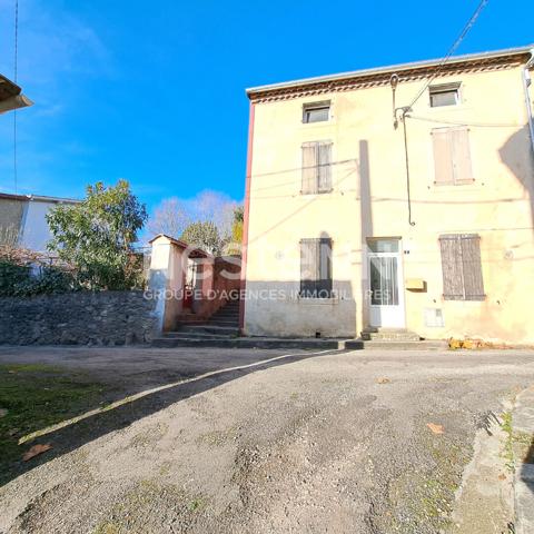 A VENDRE MAISON 6 PIECES AVEC JARDIN A LAROQUE D'OLMES