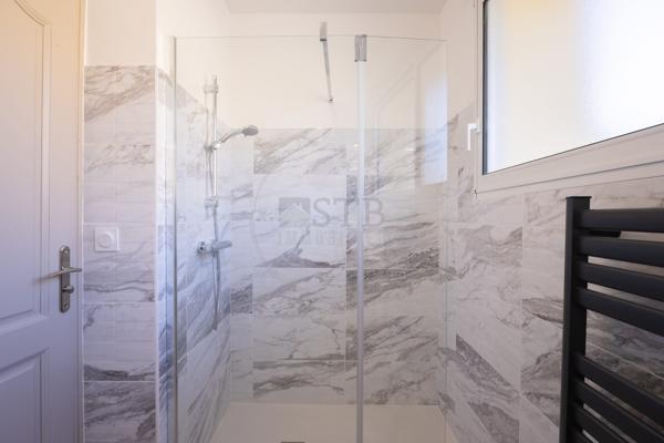 Appartement à louer, 5 pièces - Vals-les-Bains 07600