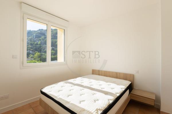 Appartement à louer, 5 pièces - Vals-les-Bains 07600